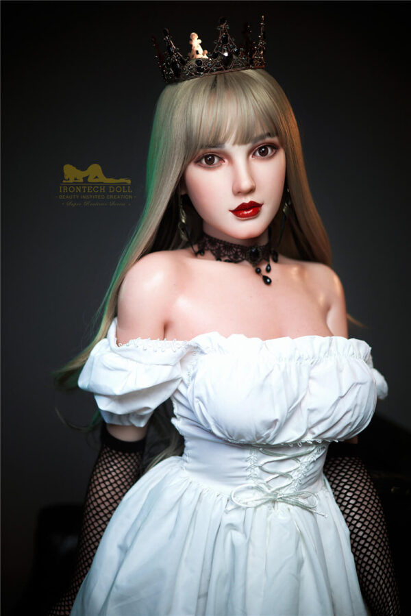 then this 164cm model is a perfect choice. It’s made from medical-grade silicone