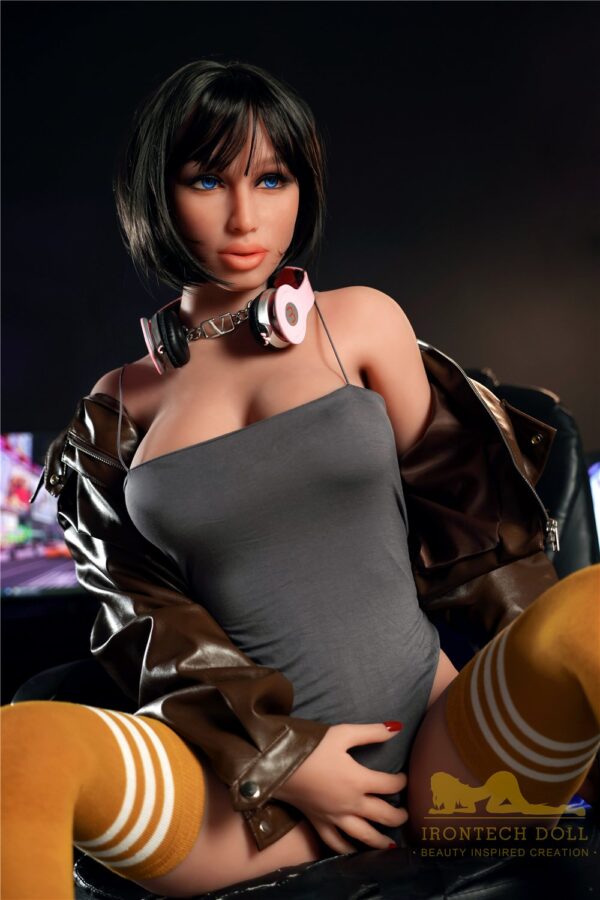 experience the Chinese women's mood by buy Chinese tpe sex dolls.