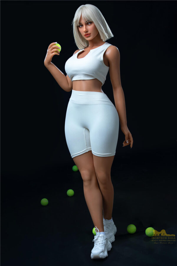 Full Body Sexdoll Luna with her stunning beauty