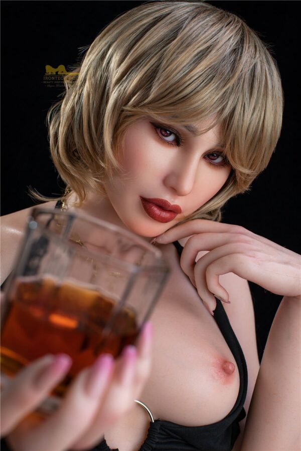 Discover the allure of the Sex Doll Small Breast 166cm Minus S19 Pearl with delicate features and a finely sculpted physique.