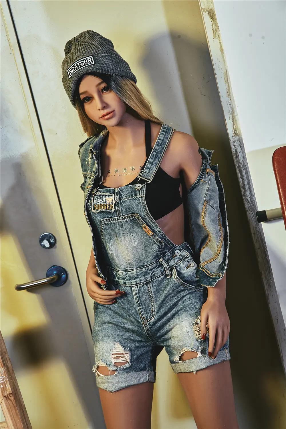 Brown Sex Doll 163cm Miki doll has carved a niche in the adult toy industry with its commitment to realism and attention to detail. Their Brown Sex Dolls are no exception. Crafted with precision and care