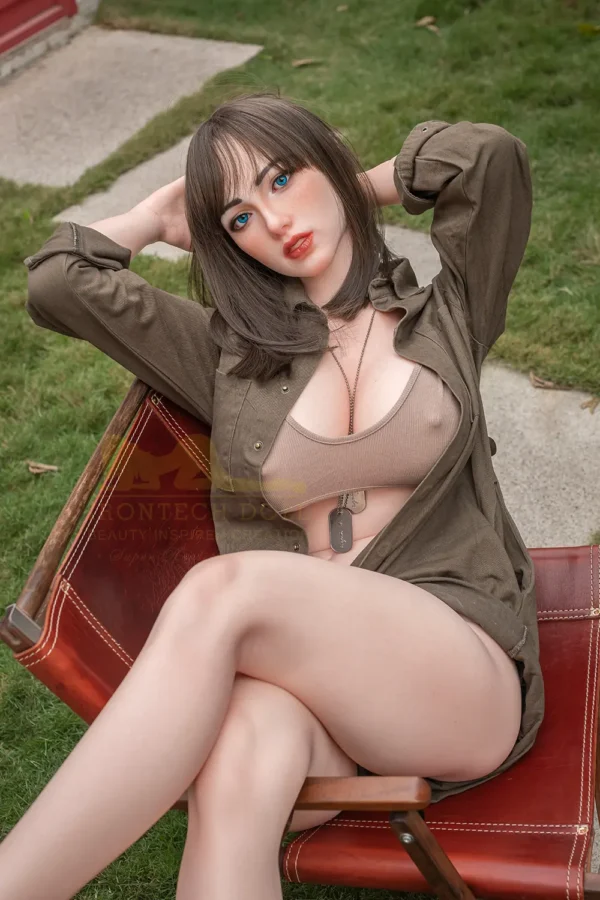 a high-quality sex doll meticulously crafted to redefine your intimate encounters. Immerse yourself in the epitome of sensuality with S44 Molly